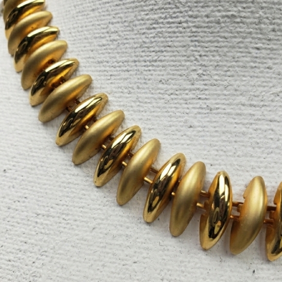 Faux Gold Necklace - Picture 2 of 6